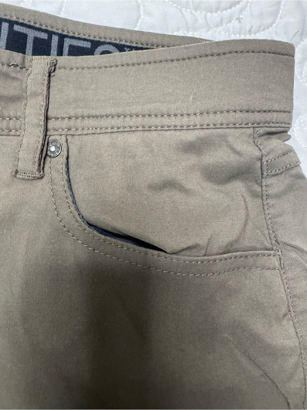 Gerry Men's Cargo Pants in Olive Green - Picture 6 of 9